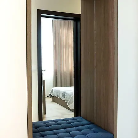 Into The Blue - 2-bdr Lux Suite, Parking + Pool Apartamento