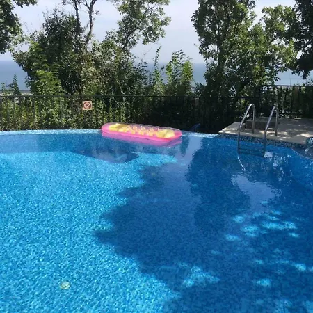 Apartamento Into The Blue - 2-bdr Lux Suite, Parking + Pool