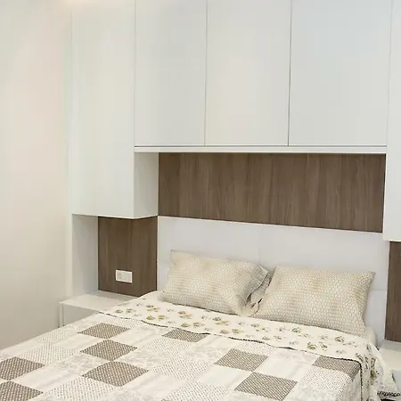 Into The Blue - 2-bdr Lux Suite, Parking + Pool * Varna