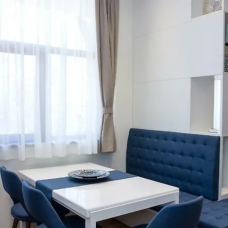 Into The Blue - 2-bdr Lux Suite, Parking + Pool Apartamento