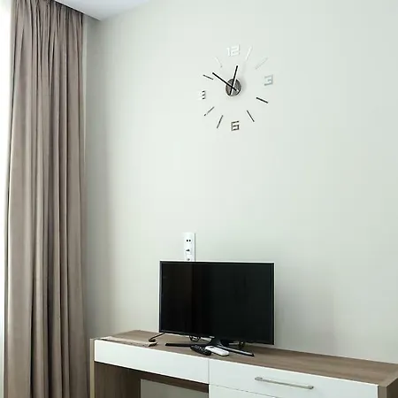 Into The Blue - 2-bdr Lux Suite, Parking + Pool Apartamento Varna