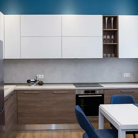 Into The Blue - 2-bdr Lux Suite, Parking + Pool